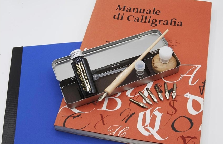 Set calligraphie avec manuel de l'association italienne ACI