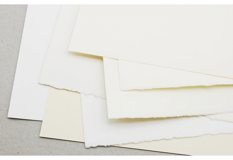 7 fogli di carte pregiate bianche per calligrafia
