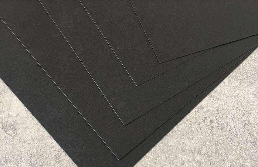 5 Cartoncini neri da 250 g 50x70