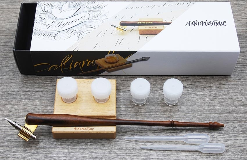 Old style rosewood penholder with Nikko G and pen rest