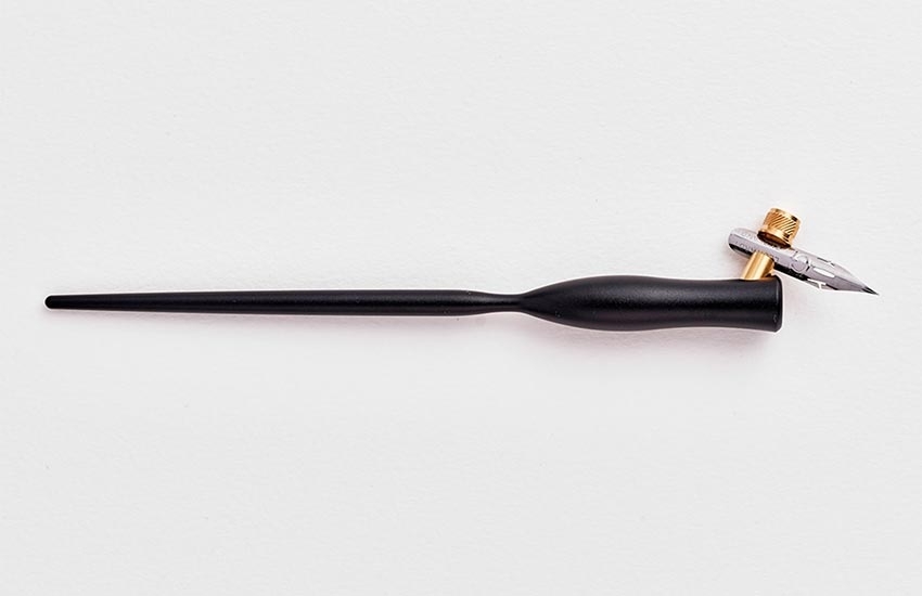 Tom's Studio Flourish penholder