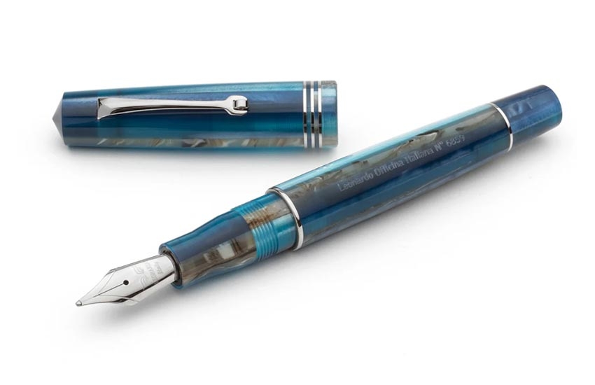 Leonardo Momento Zero - blue Hawaii fountain pen