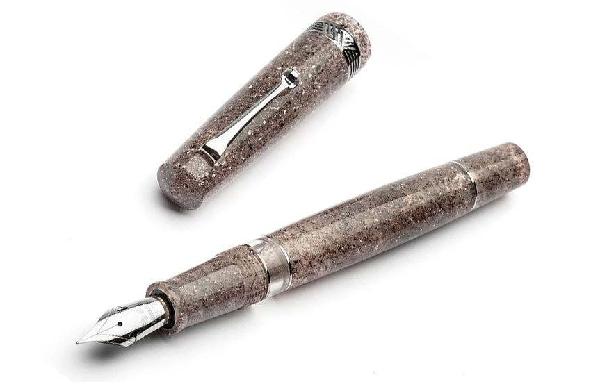 Leonardo Momento Magico - sea sand fountain pen